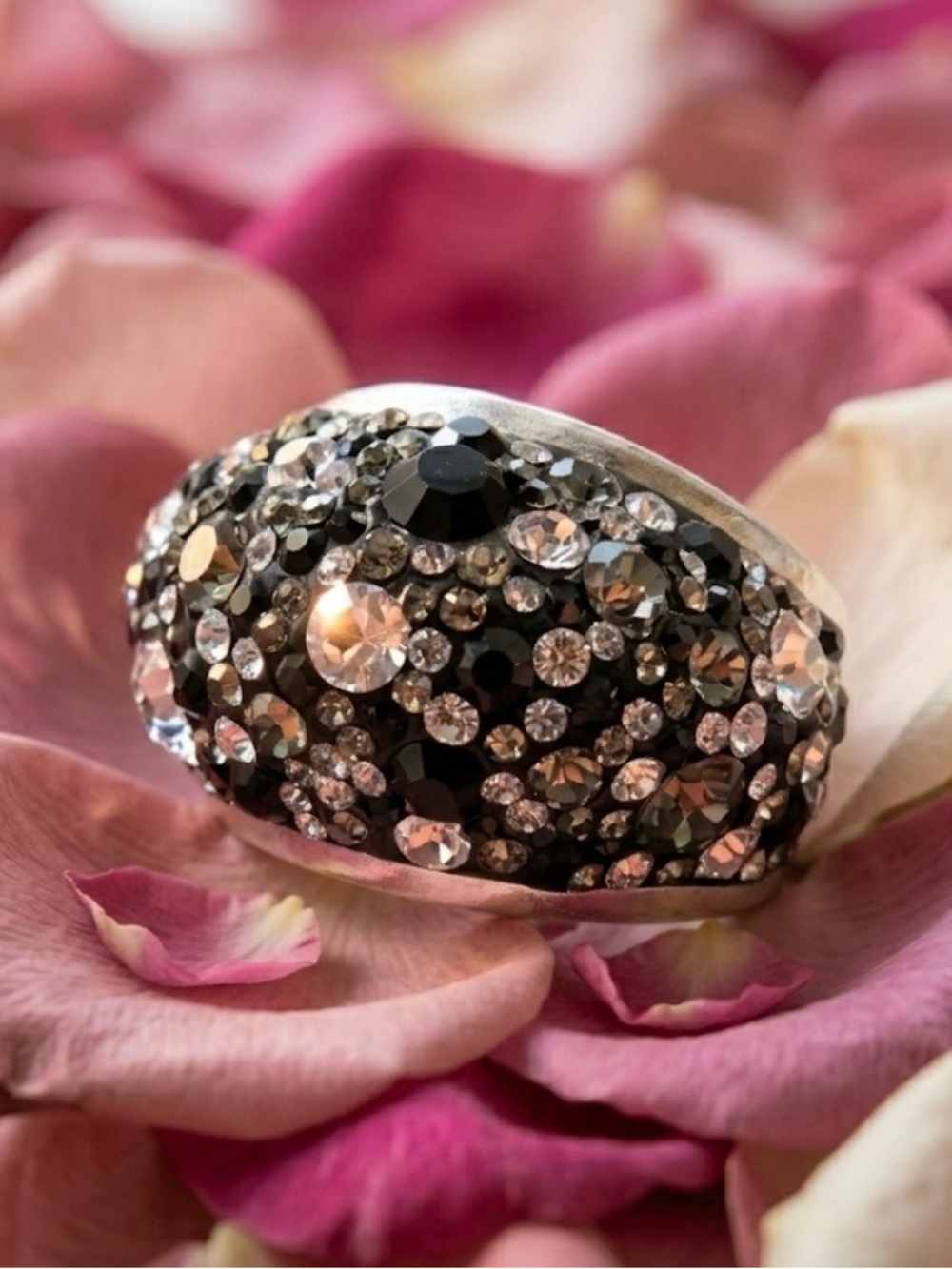 🖤🌸🤍 JCM Sterling Crystal Cluster Pavé Dome Ring 🤍🌸🖤